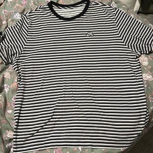 Men’s Nike sb tee size xl
